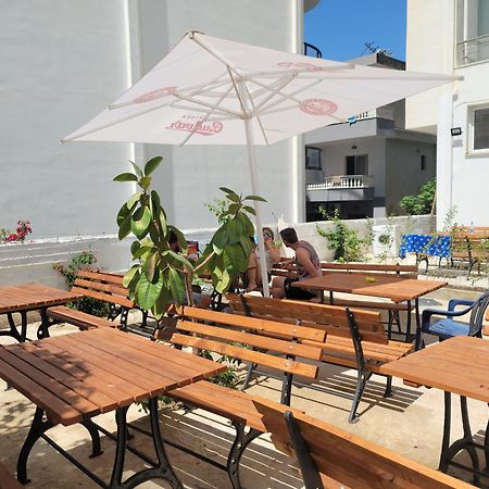 Hostel K13 Sarande Exterior photo